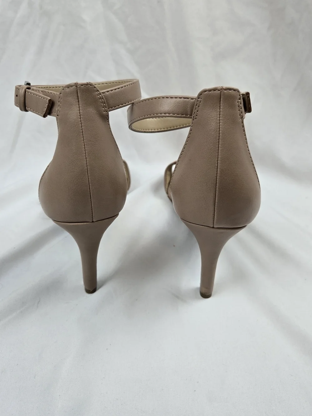 Naturalizer Women's Nude Taupe Ankle Strap Heels Sandals 7.5M 38 Open Toe